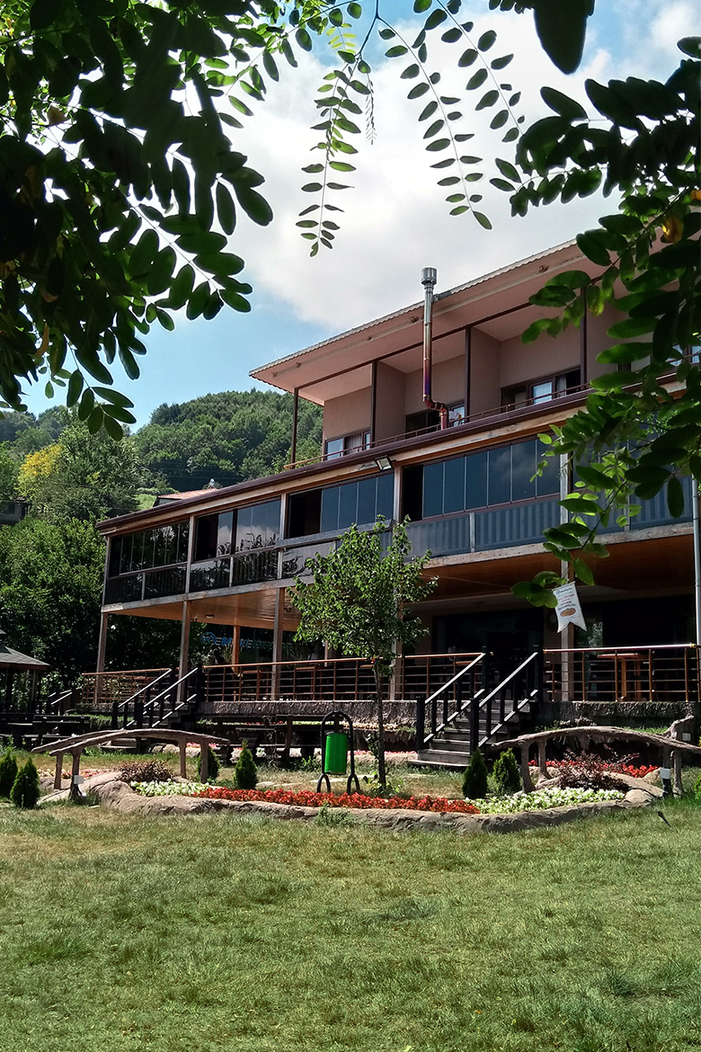 mk 01 780x1170 1 Yuvacık Mavi Kayalar Kahvaltı Restoran